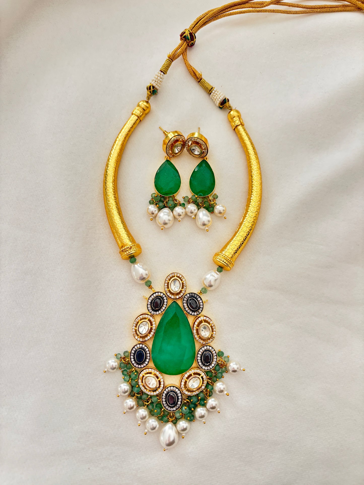 Emerald Polki Hasli