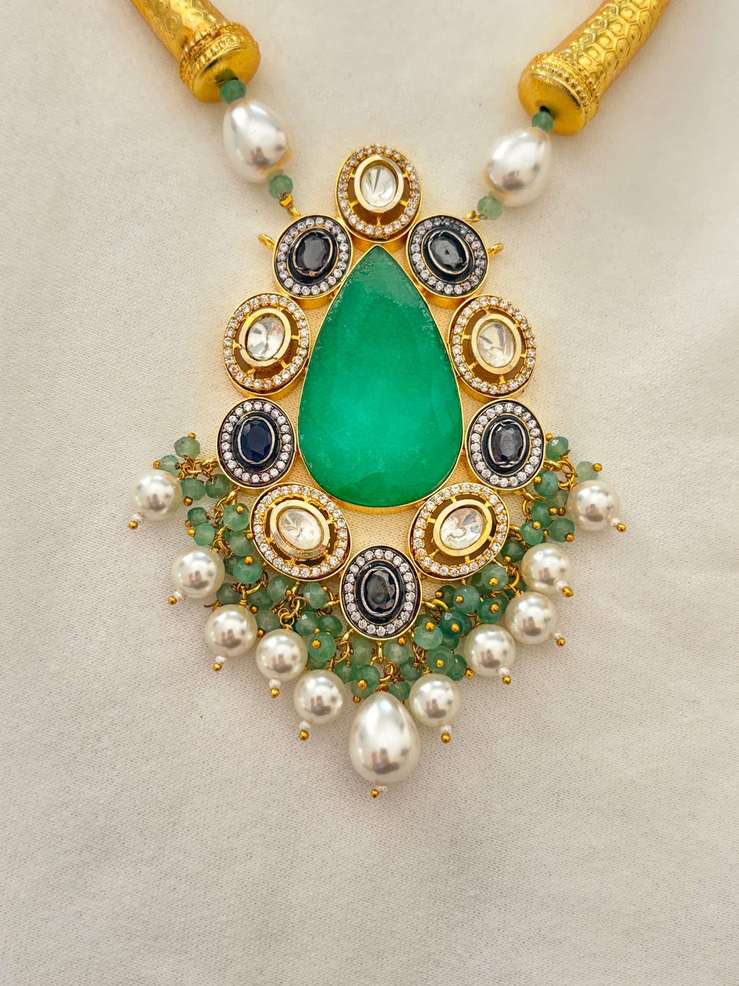 Emerald Polki Hasli