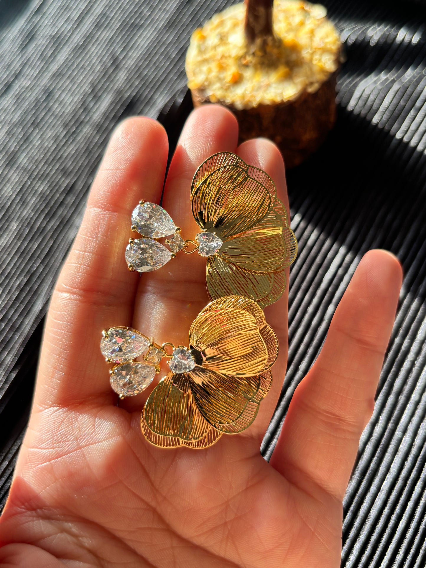 Golden Hearts Pearl Drop