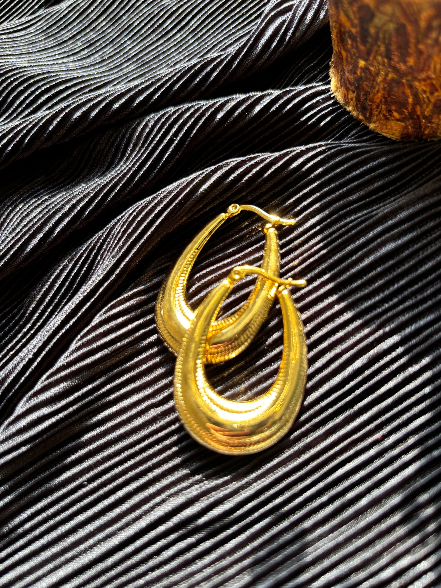 Oval textured Hoop Earrings