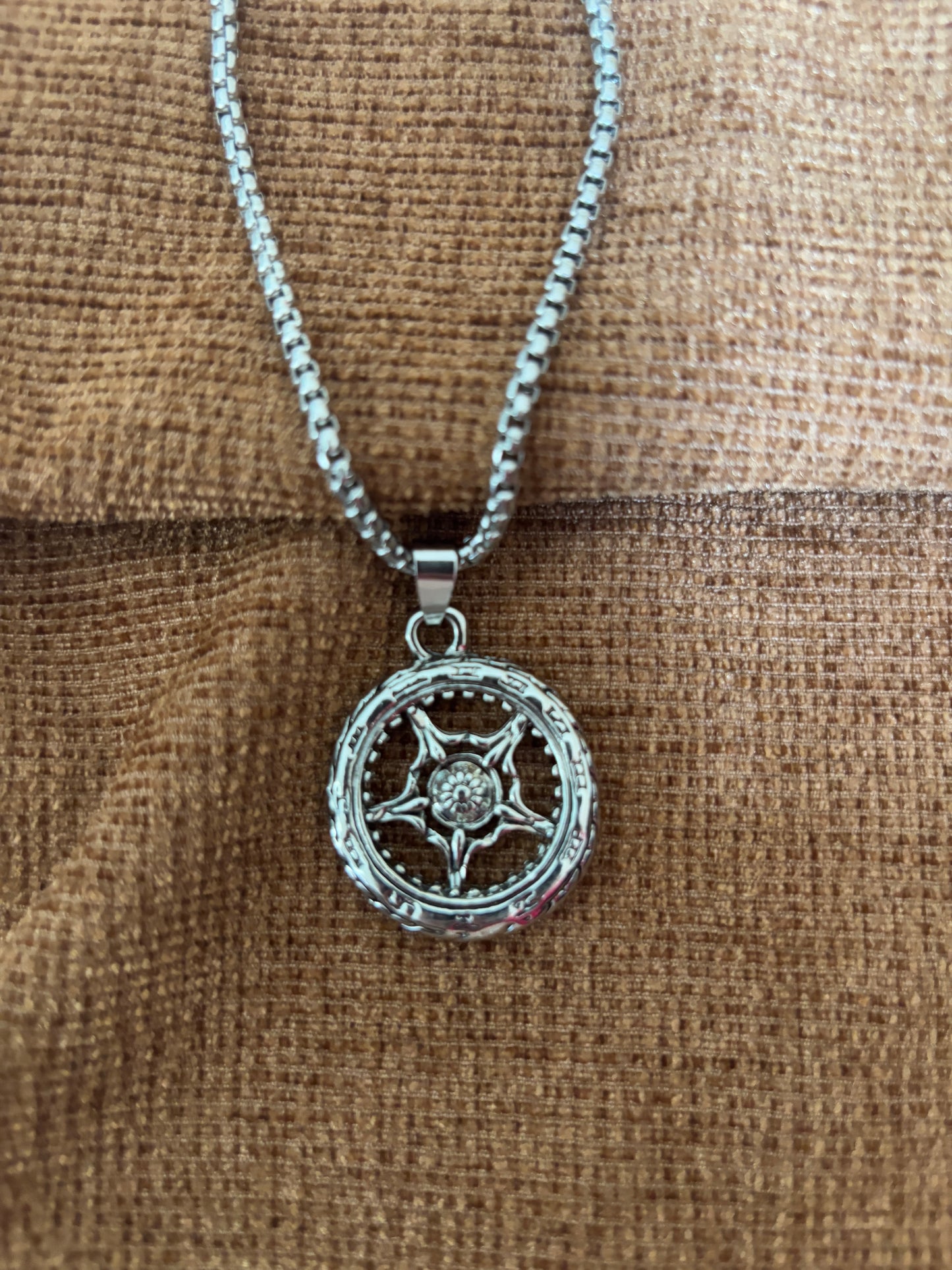 Round Anchor Pendant