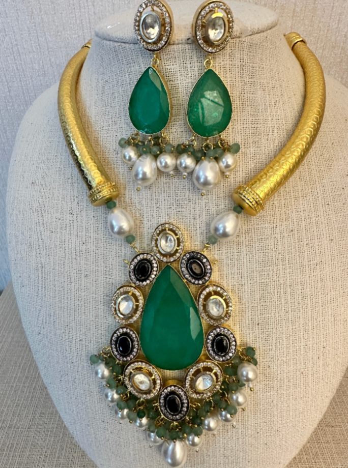 Emerald Polki Hasli