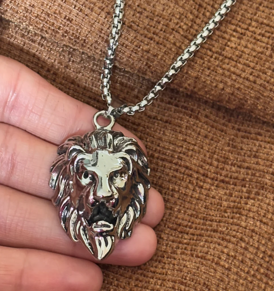 Mens Lion Pendant Necklace