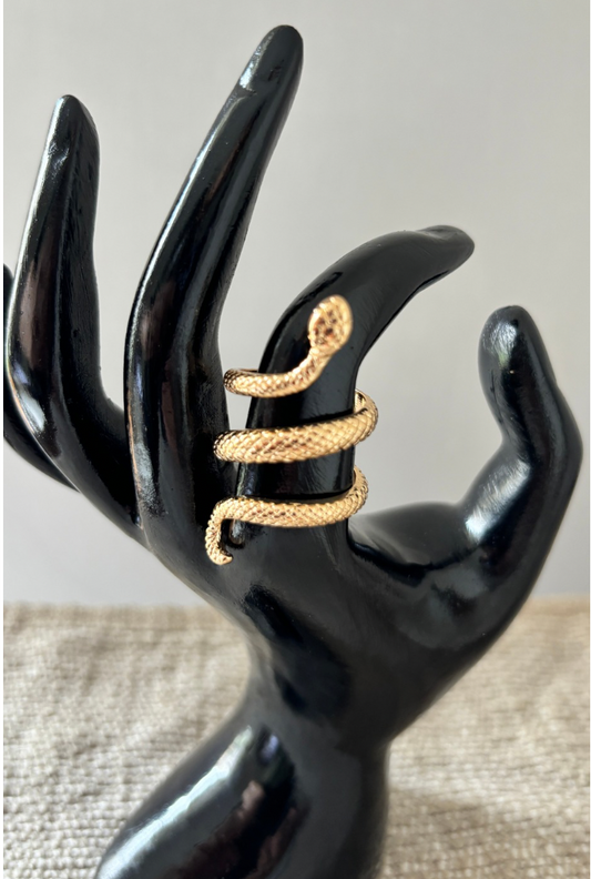 https://blingupp.com/products/golden-snake-ring