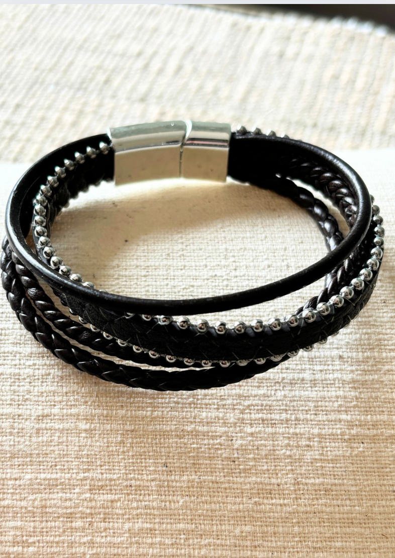 https://blingupp.com/products/black-silver-string-leather-bracelet