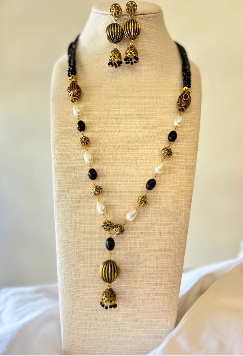 Necklace set with earrings