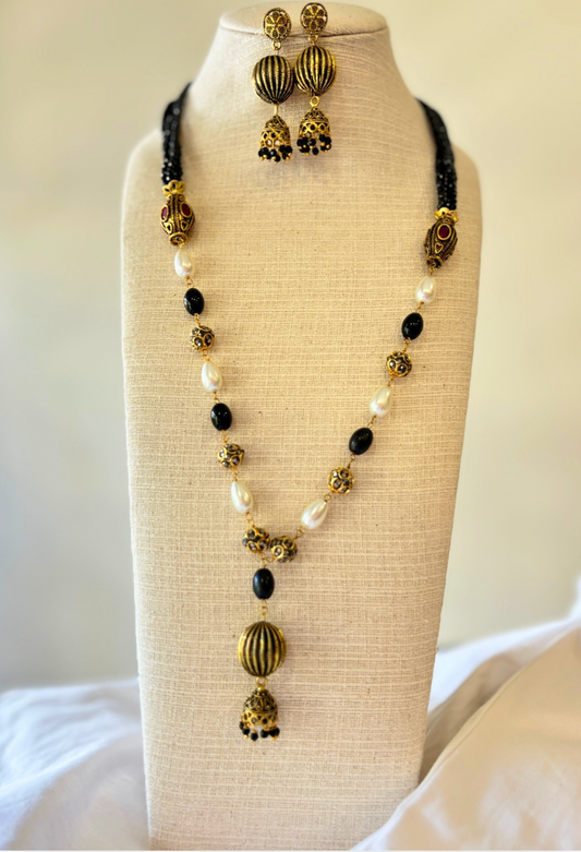 Necklace set with earrings