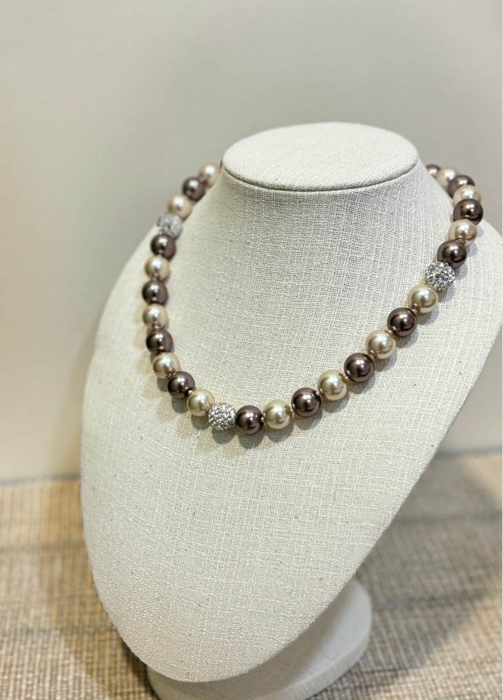 Earthen shades Pearl Necklace