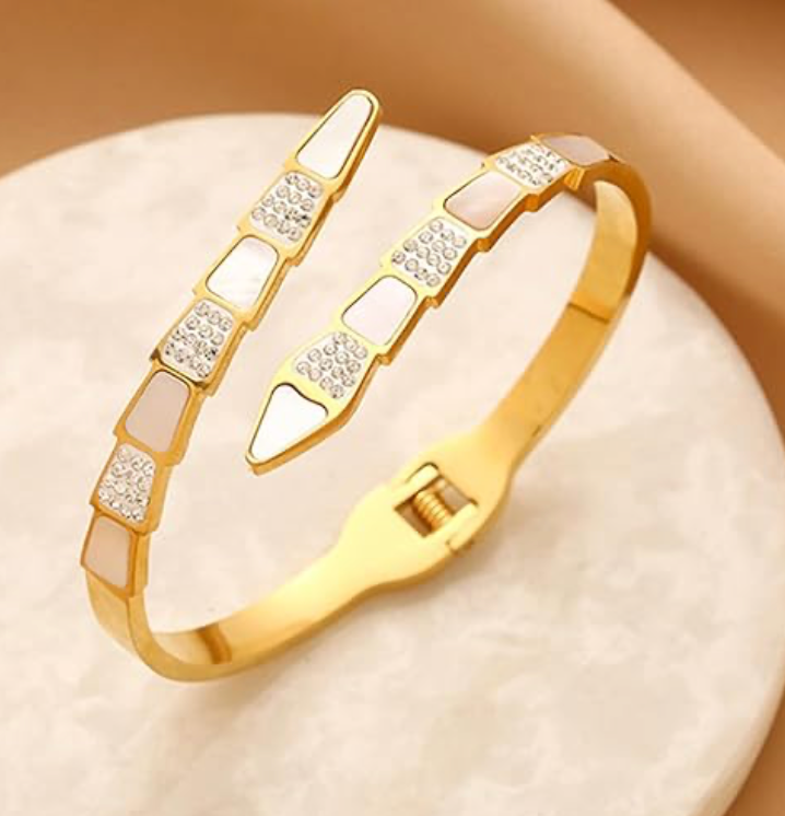 https://blingupp.com/products/mother-of-pearl-bracelet