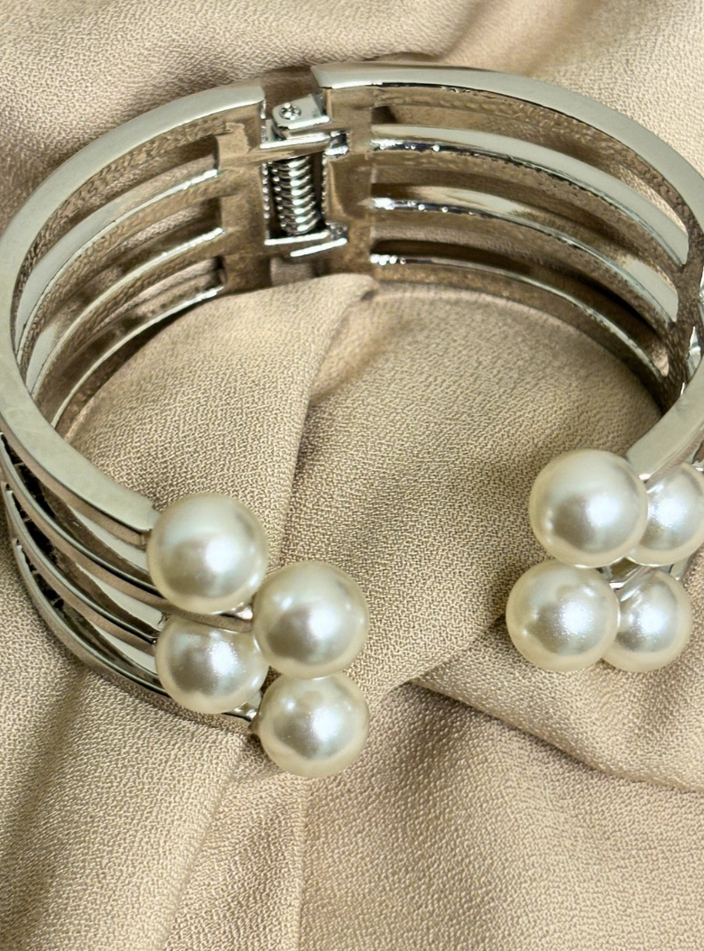 Rebecca Pearl Bracelet